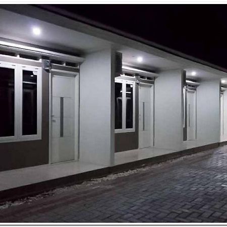 Syukur Guesthouse Syariah Near Exit Toll Cikopo Redpartner Cikampek Экстерьер фото